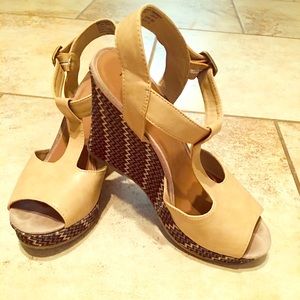 Wedges!!  Comfortable, Cutness Sz 8